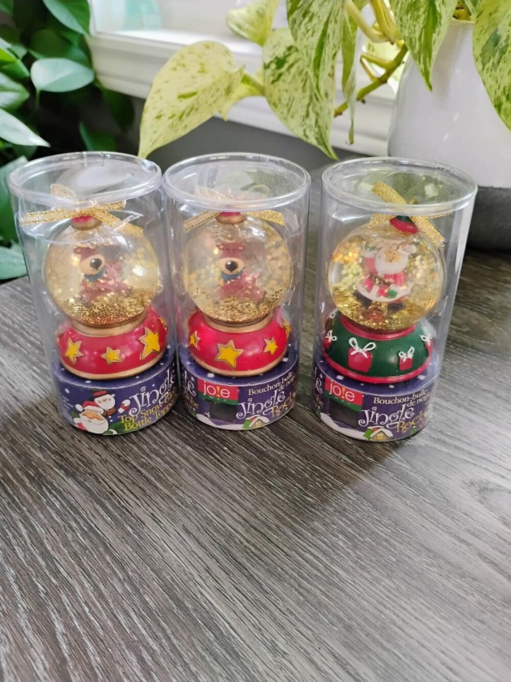 Jo!e Snow Globe Bottle Toppers Set of 3